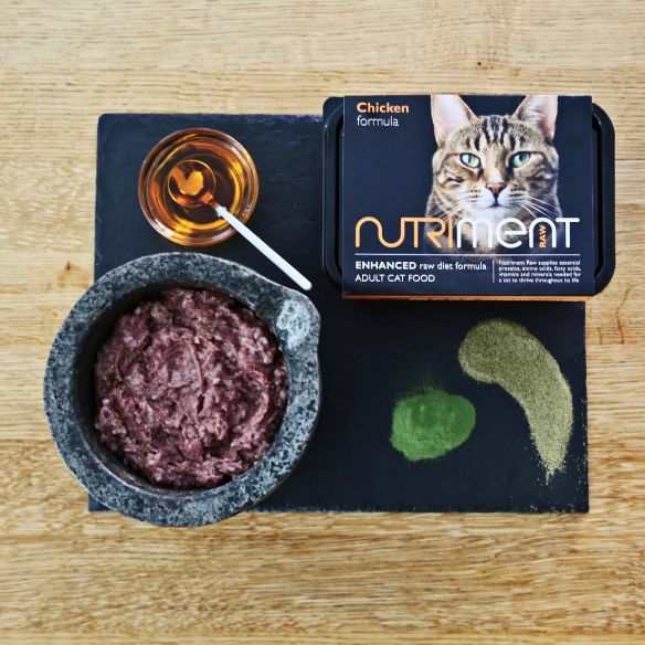 Nutriment Cat Adult Chicken Formula 500g raw diet cat food with superfoods.
