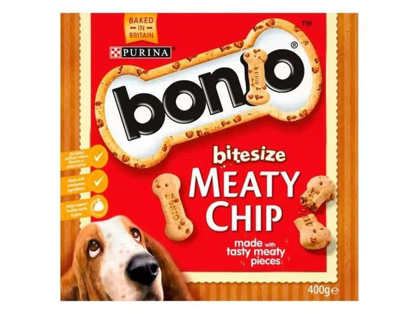 Bonio Bitesize Meaty Chip Dog Biscuits 400g Box packaging with biscuits and dog image.